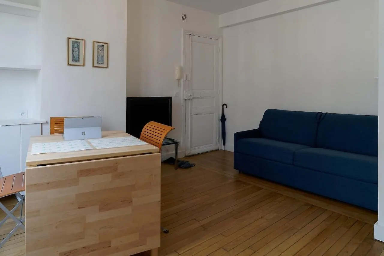 Apartment Quiet Near Montmartre Paris